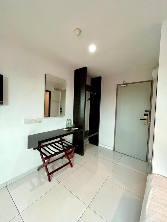 Hotel Zamburger Tengkera Melaka Dış mekan fotoğraf
